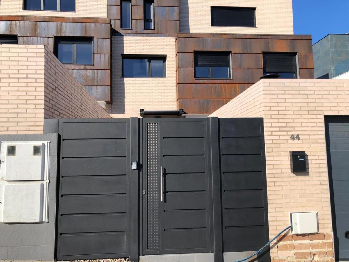 Chalet Con Piscina Privada A 25 Min De Madrid Arroyomolinos Ngoại thất bức ảnh